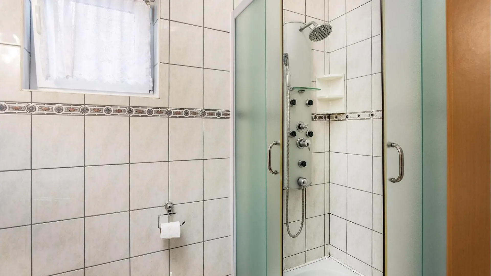 Beautiful Home In Selce With Wifi